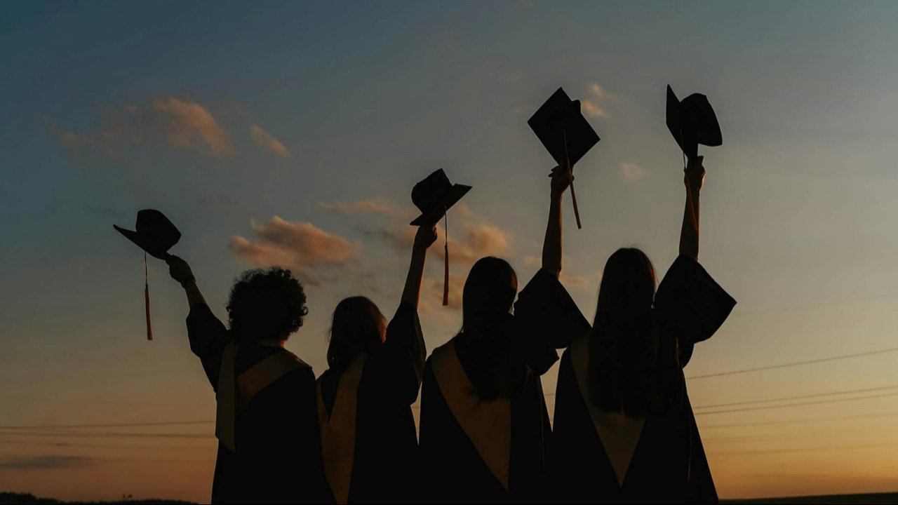 <p>Ilustrasi wisuda, kelulusan, lulus. (Photo by olia danilevich from Pexels)</p>
