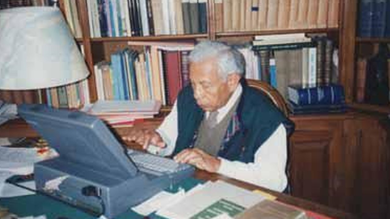 Prof. Dr. Teuku Iskandar
