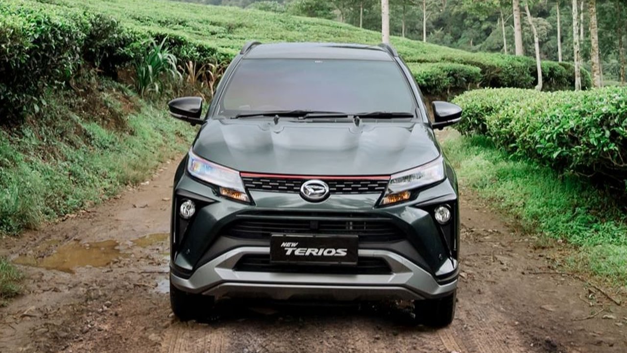 Mobil matic juga memiliki engine brake yang bermanfaat saat turunan curam. Yuk simak cara operasikannya!