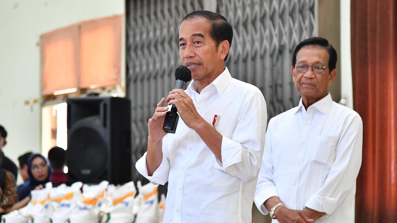 Presiden Jokowi didampingi Sultan Hamenku Buwono (HB) X saat kunjungan kerja di Daerah Istimewa Yogyakarta, Rabu (28/8/2024).