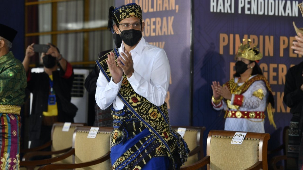 Mendikbud Ristek berpidato di hadapan peserta upacara di Jakarta, Jumat (13/5).