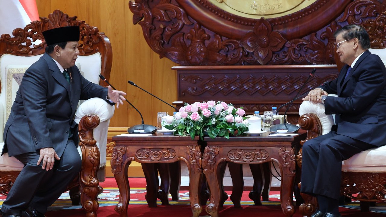 Prabowo Bersama Perdana Menteri Laos
