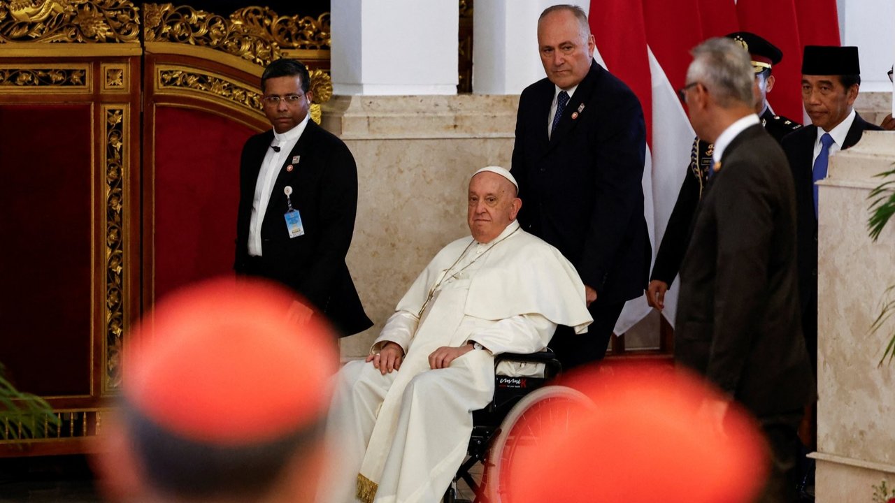 Paus Fransiskus bertemu Jokowi di Istana Merdeka