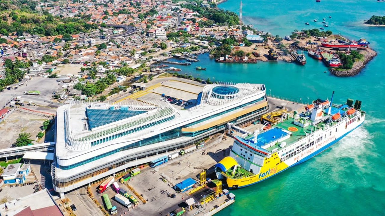 Biaya penyeberangan mobil Merak-Bakauheni terbaru 2024, mulai Rp. 447.800 hingga Rp. 3.755.000.