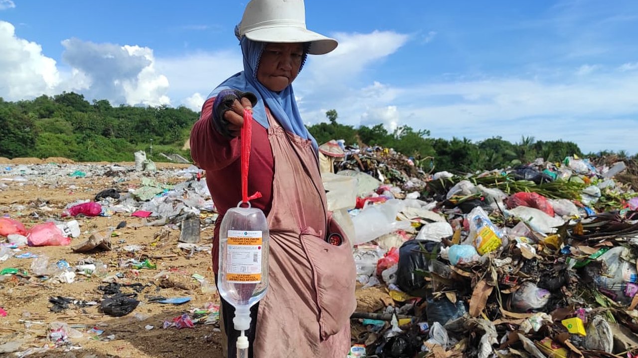 Limbah Medis di Tempat Pembuangan Akhir (TPA) Sampah Regional Gorontalo. Foto: Sarjan (Arfandi Ibrahim/Liputan6.com)