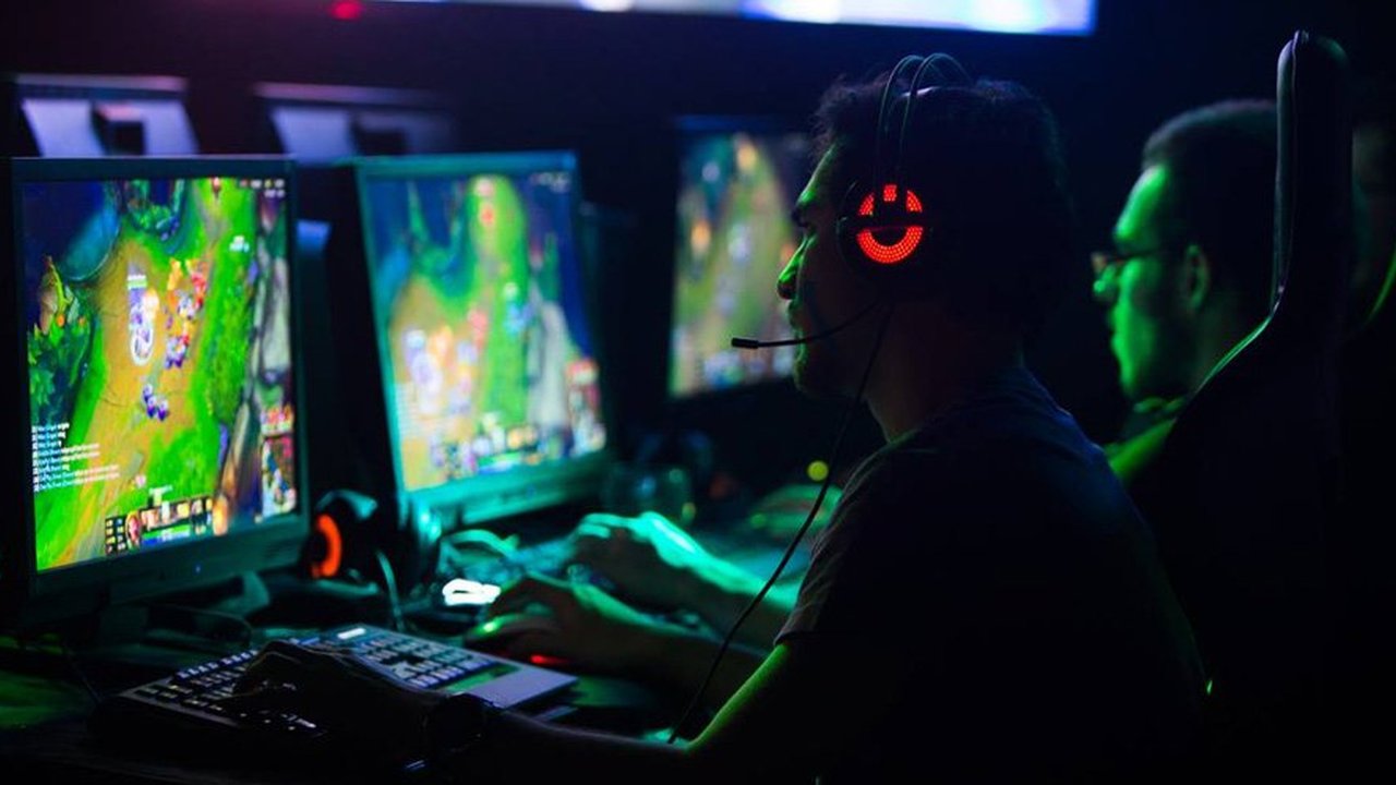 E-Sports.