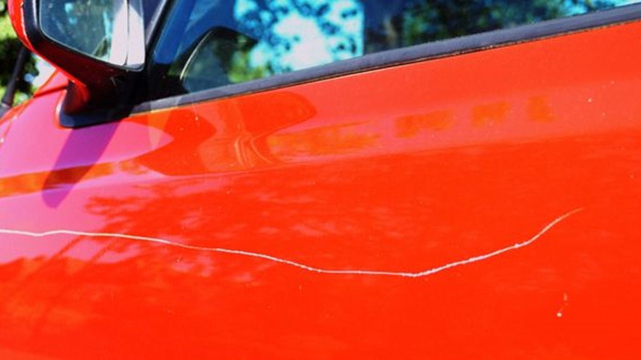 10 Langkah Mudah Menghilangkan Baret Mobil Sendiri di Rumah