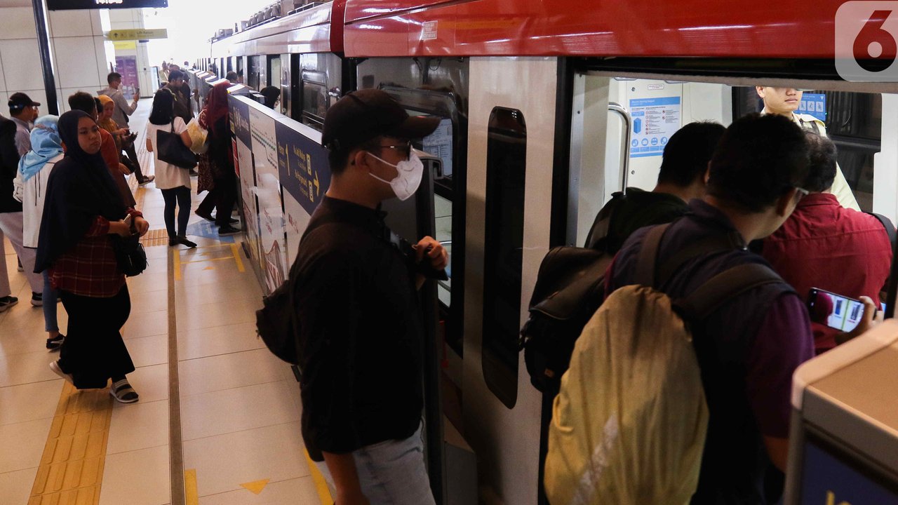 Dengan ditetapkannya LRT Jabodebek sebagai Objek Vital Nasional, maka penyelenggaraan pengamanan akan dilakukan berdasarkan prinsip pengamanan internal. (Liputan6.com/Herman Zakharia)