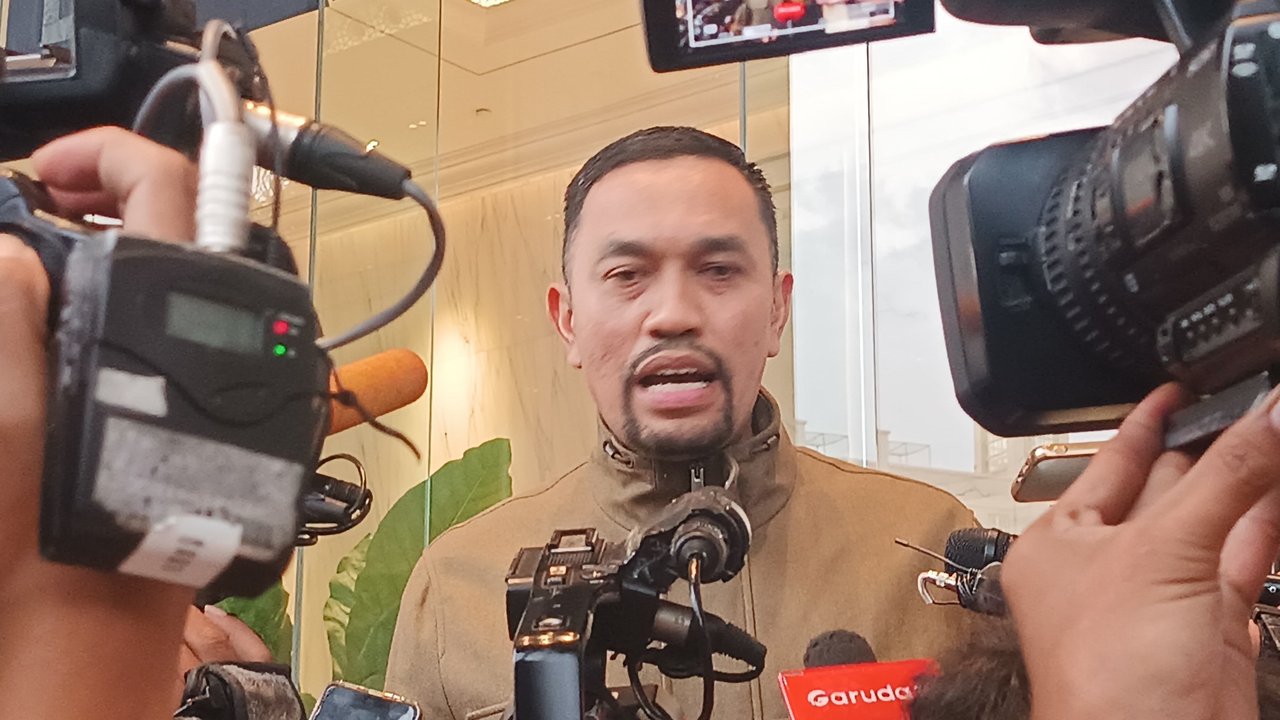 Bendahara Umum (Bendum) Partai NasDem, Ahmad Sahroni menjadi saksi kasus gratifikasi dan pemerasan eks Mentan, Syahrul Yasin Limpo (SYL) di Pengadilan Negeri (PN) Tipikor, Jakarta Pusat, Rabu (5/6/2024). (Merdeka).