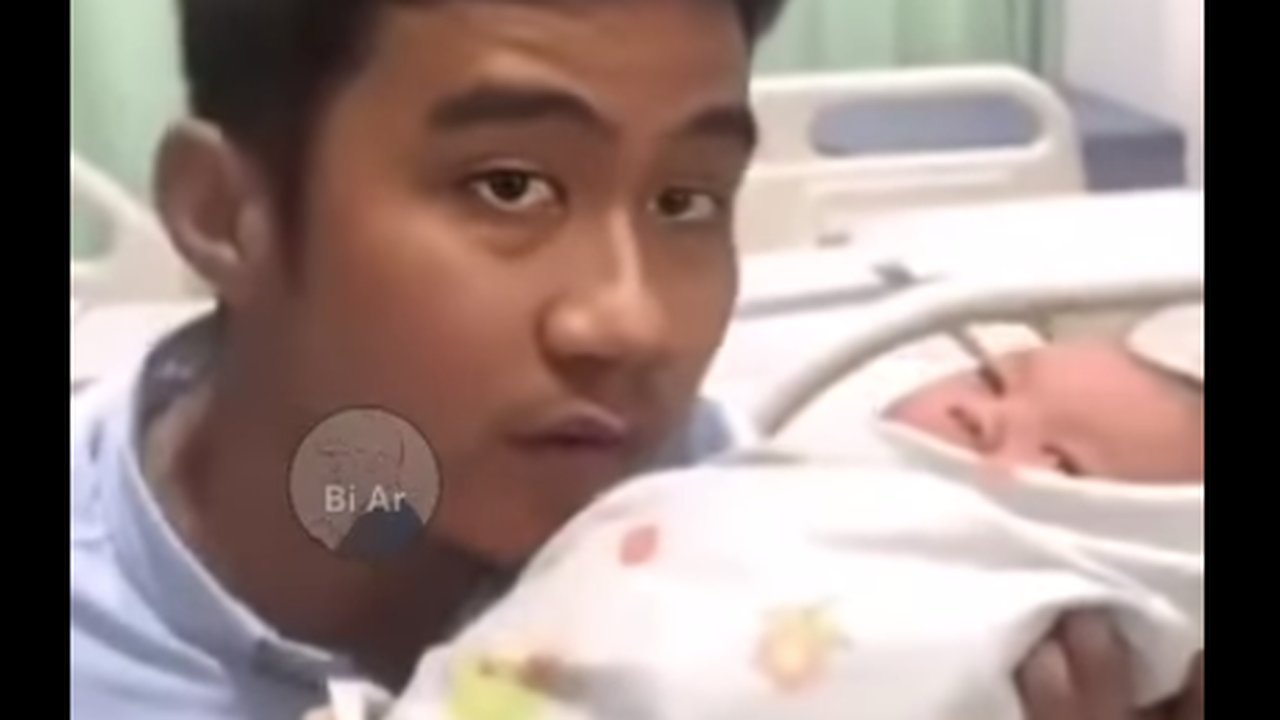 CEK FAKTA: Hoaks Video Gibran Kumandangkan Takbir ke Bayi yang Baru Lahir