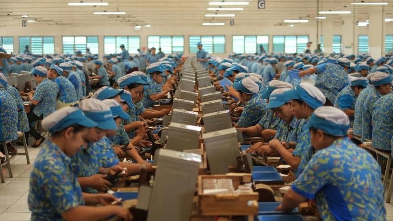 Jumlah pabrik rokok menunjukkan penurunan signifikan dari tahun ke tahun.(Liputan6.com/Fiki Ariyanti)