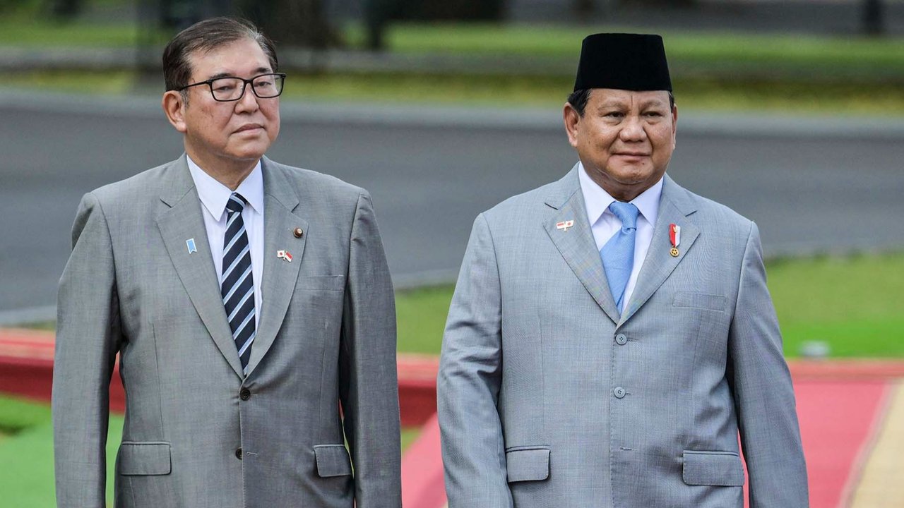 Presiden Indonesia Prabowo Subianto saat menerima kunjungan kenegaraan Perdana Menteri Jepang Shigeru Ishiba di Istana Kepresidenan Bogor, Jawa Barat.