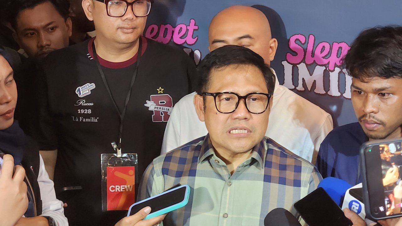Cawapres nomor urut 1, Muhaimin Iskandar (Cak Imin) menghadiri acara Slepet Imin di salah satu Foodcourt, Jalan Raya Margonda, Kota Depok, Jawa Barat. (Liputan6.com/Dicky Agung Prihanto)