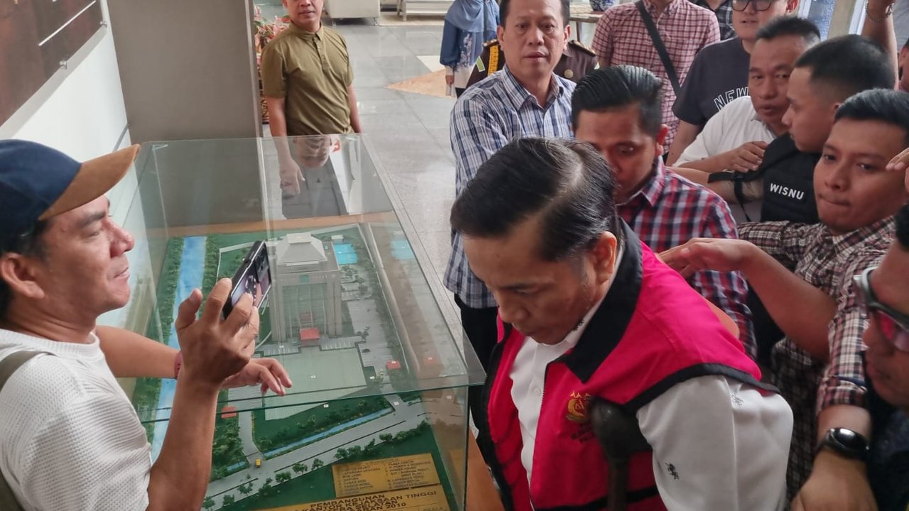 Pejabat Sumsel Palak Pengusaha