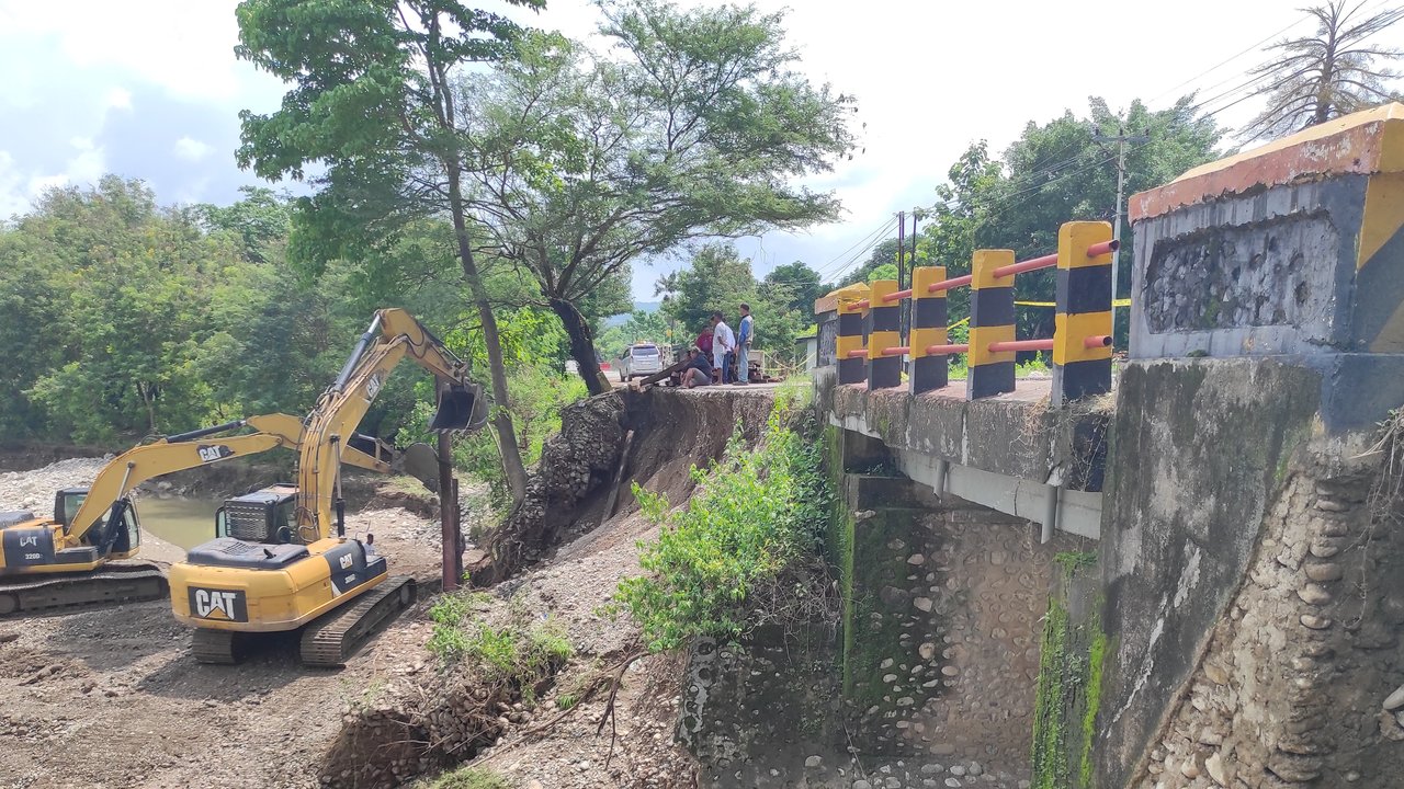 Jalur Kupang Timor Leste Terancam Lumpuh  akibat Jembatan Nyaris Putus