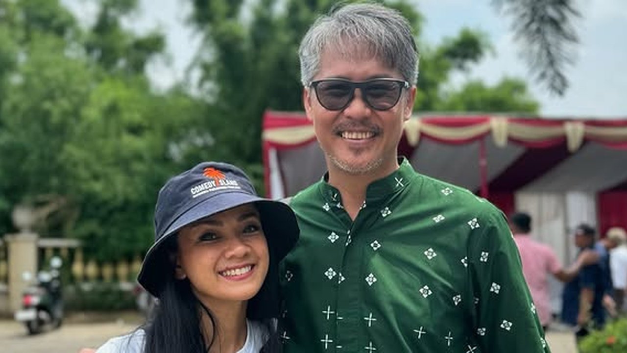 Tahun Baru Punya Jabatan Baru, Ernest Cokelat dan Nirina Zubir Kini Jadi Bapak - Ibu RT