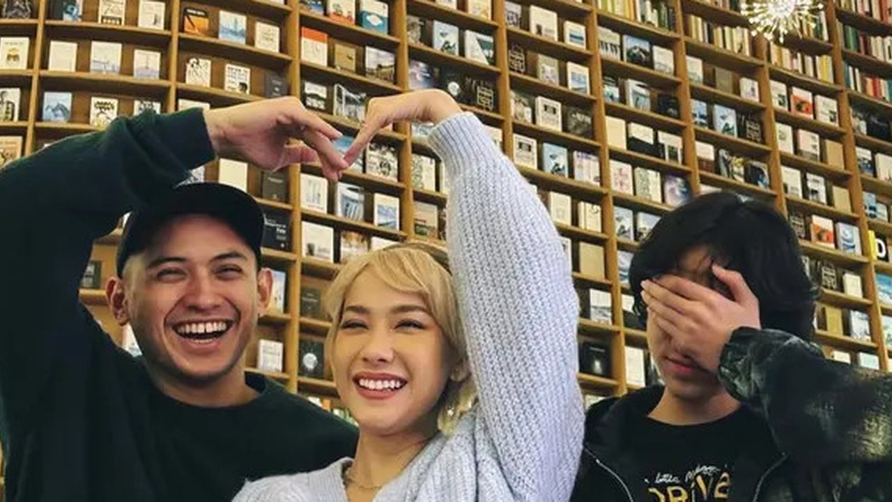 Potret OOTD BCL selama di Korea Selatan. (sumber: Instagram/itsmebcl)