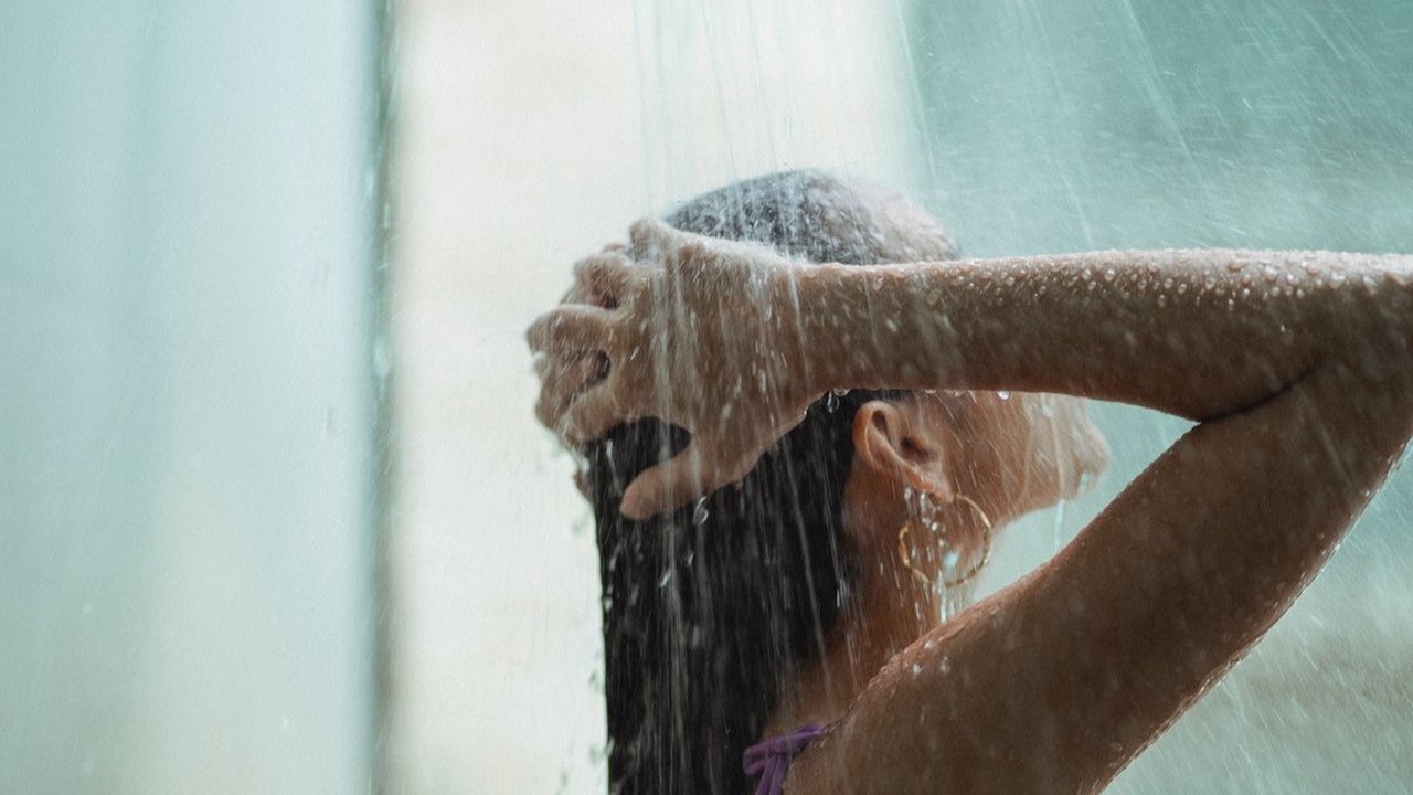 Ilustrasi mandi. (Photo by Armin Rimoldi from Pexels)