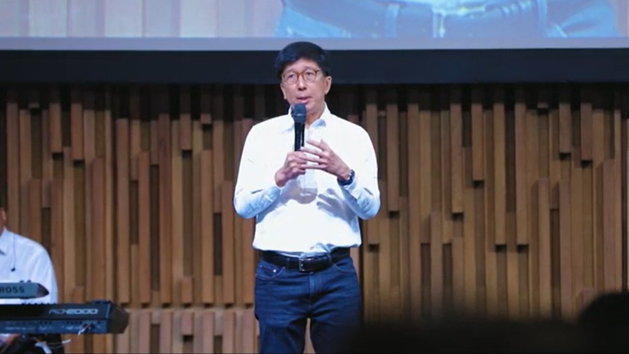 Managing Director EMTEK Sutanto Hartono
