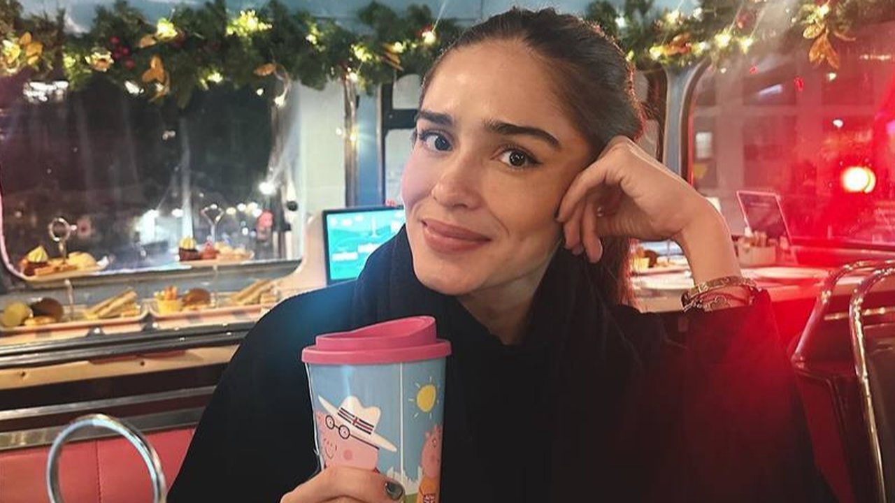 Memasuki usia kepala tiga sekaligus ibu dari tiga anak, Yasmine disebut begitu cantik dan awet muda.