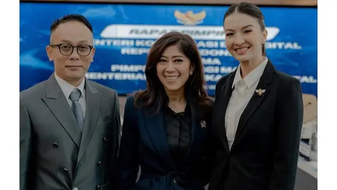 Potret kedekatan Raline Shah dan Menteri Meutya Hafid. (sumber: Instagram/meutya_hafid/ralineshah)