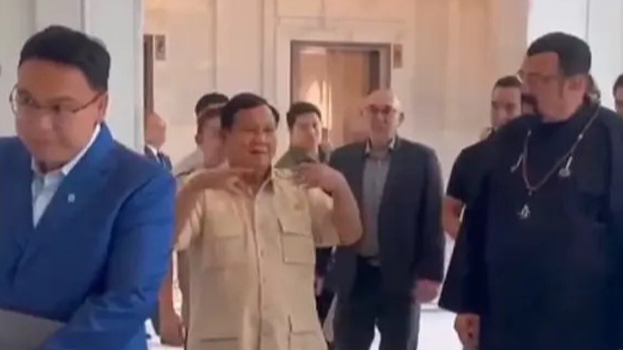 Siapa Sangka, Titiek Soeharto Sahabatan dan Reuni dengan Aktor Laga Senior Hollywood Steven Seagal. ftoo; (dok.Instagram @titieksoeharto/https://www.instagram.com/p/DEhoEW_hXy5/Henry)