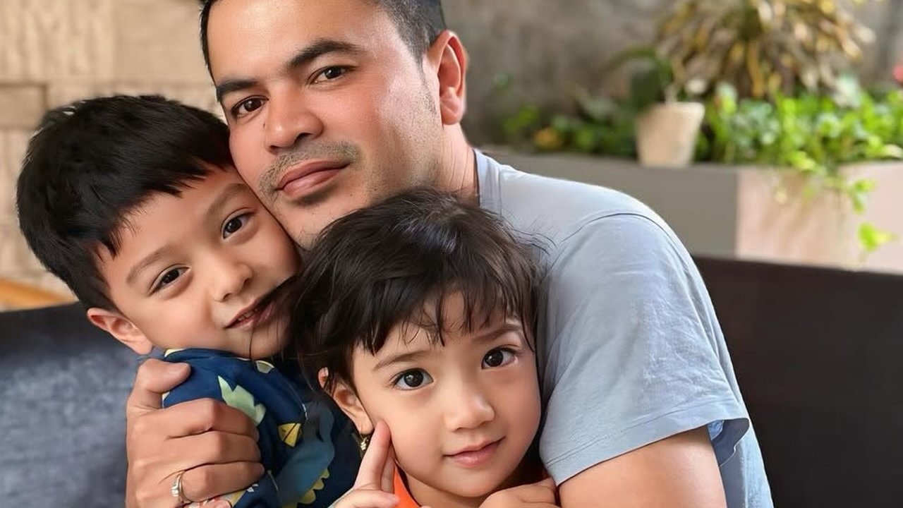 Irish Bella Pergi ke Belgia, Begini 7 Potret Haldy Sabri Momong Air Rumi - Bikin Salfok Disebut Mirip