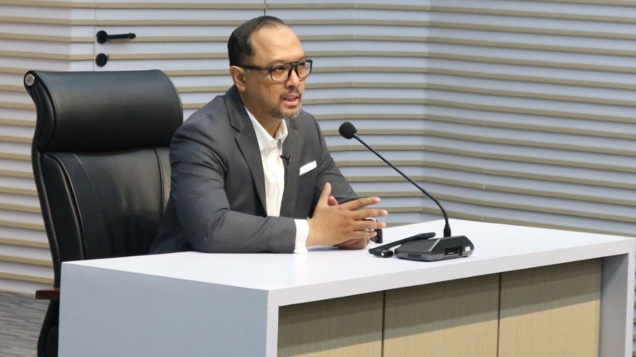 KPK menolak penundaan pemeriksaan Hasto Kristiyanto terkait kasus suap Harun Masiku, menegaskan proses penyidikan dan praperadilan berjalan paralel.