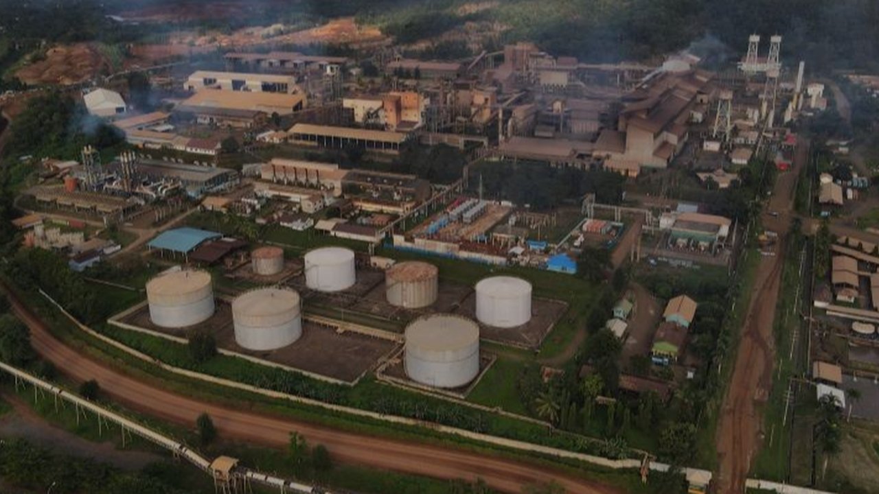 PT Aneka Tambang (ANTAM) resmi menjalin kerjasama dengan JIIPE di Gresik, Jawa Timur untuk membangun pabrik pengolahan logam mulia, guna mendukung hilirisasi mineral nasional dan meningkatkan daya saing.