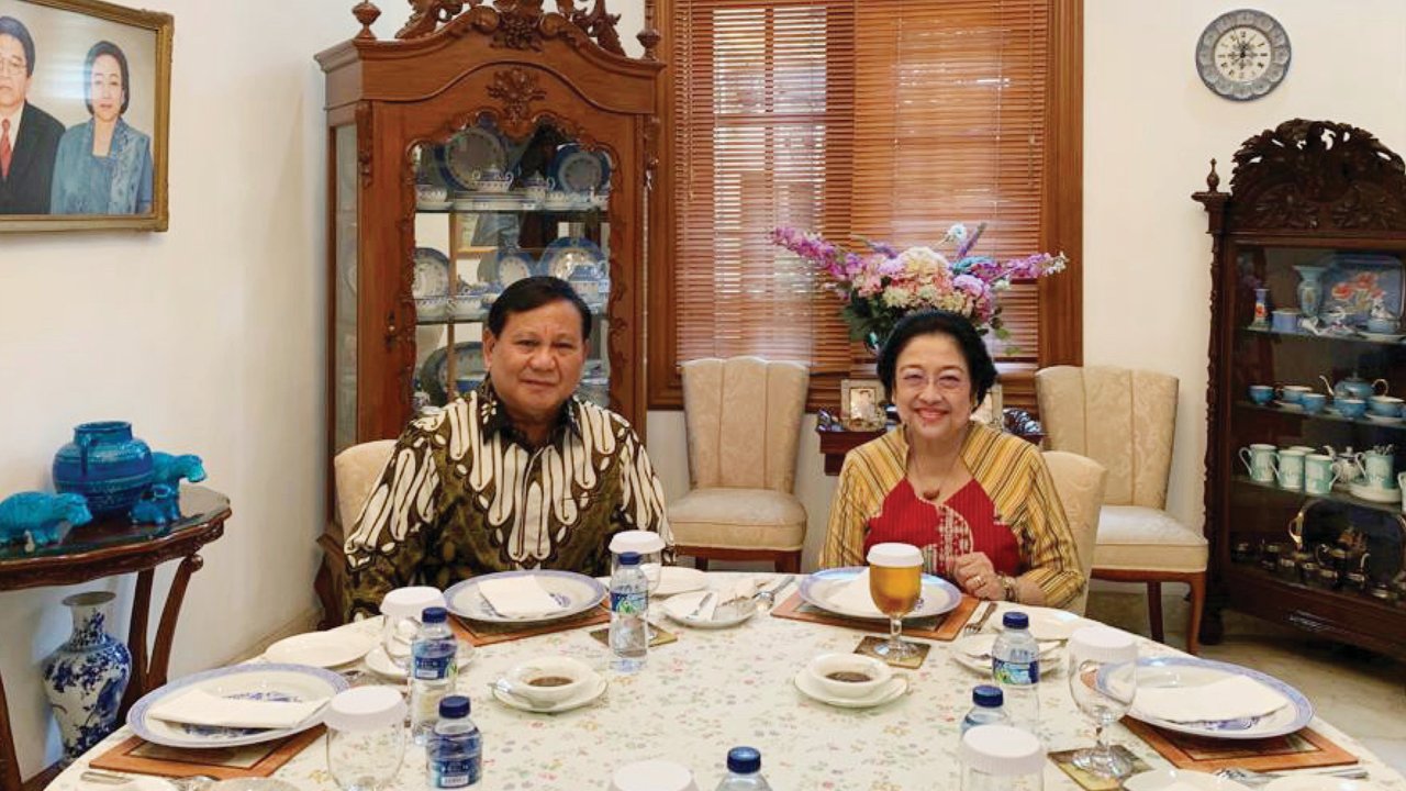 Banner Pertemuan Prabowo dan Megawati (Liputan6.com/Triyasni)