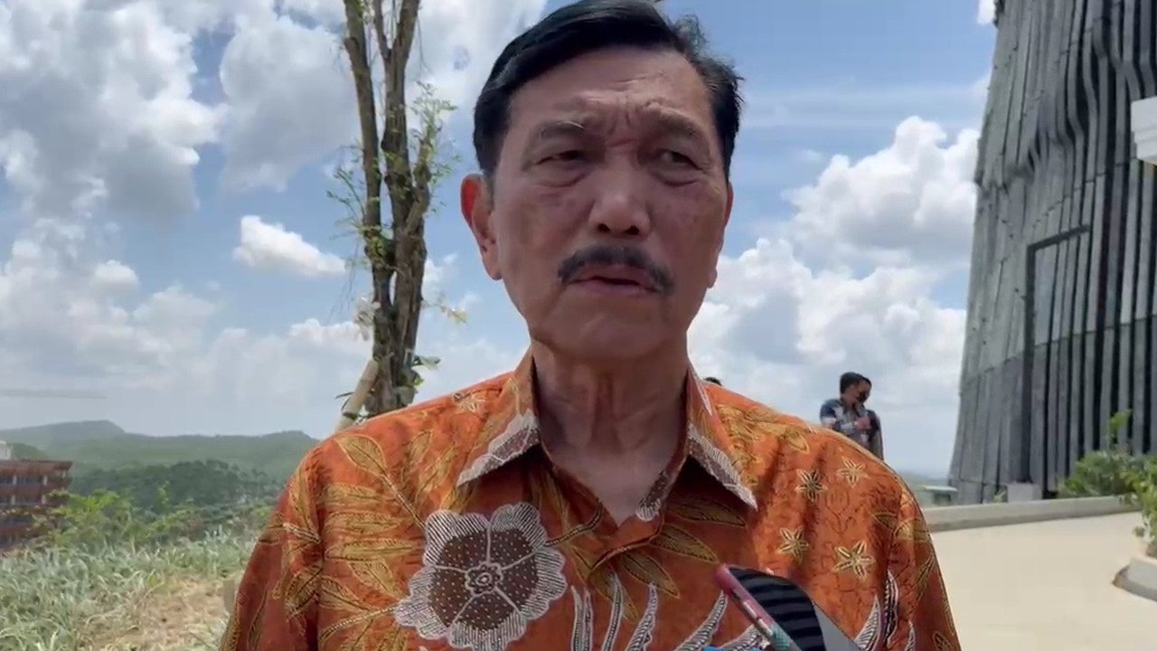 Menteri Koordinator Maritim dan Investasi, Luhut Binsar Pandjaitan usai menghadiri sidang kabinet paripurna terakhir yang digelar di Istana Garuda, Ibu Kota Nusantara (IKN), Kalimantan Timur. (Dok. Istimewa)