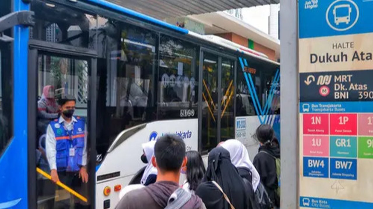 Dewan Perwakilan Rakyat Daerah (DPRD) DKI Jakarta menolak wacana kenaikan tarif TransJakarta yang saat ini tengah dikaji oleh Dinas Perhubungan DKI Jakarta ...