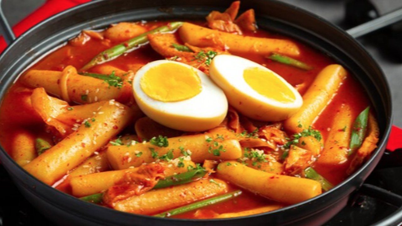 Berapa Kalori dan Nutrisi dari Seporsi Topokki? Kalori yang Perlu Diwaspadai dalam Setiap Suapan