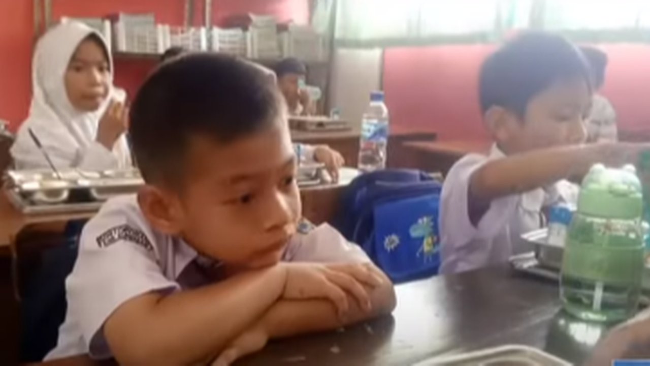 Tidak Biasa Sarapan Nasi, Bocah SDN Ini Ogah Makan Bergizi Gratis