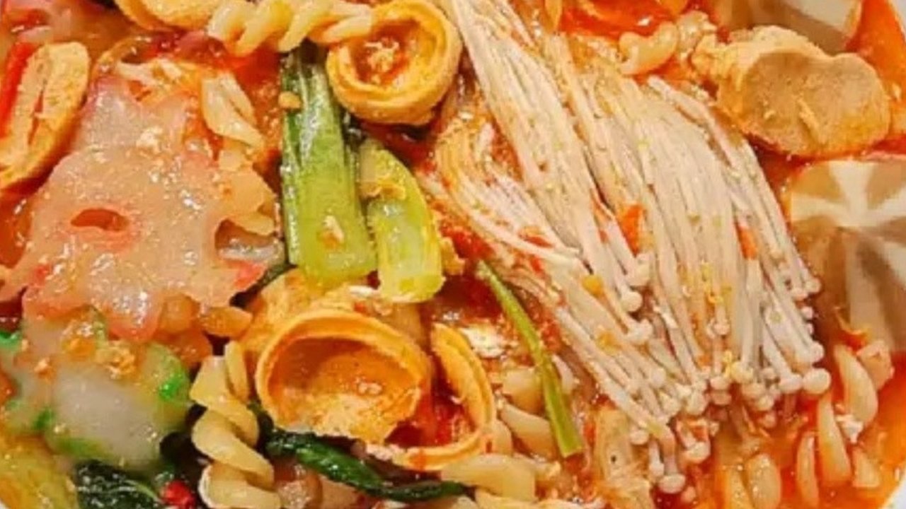 <p>Resep seblak jamur enoki. (dok. Cookpad @dapur_moms_bilqis)</p>