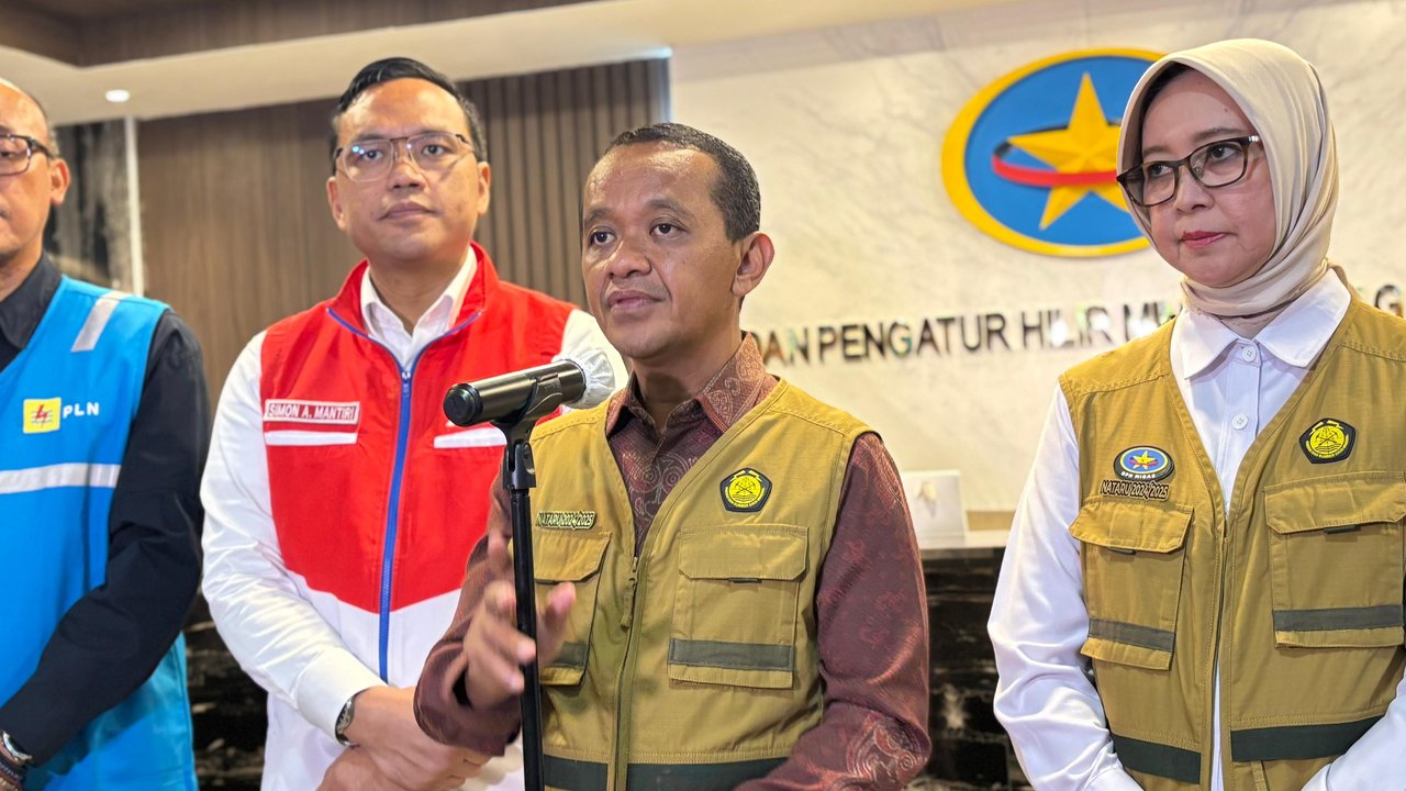 Menteri Energi dan Sumber Daya Mineral (ESDM), Bahlil Lahadalia di kantor BPH Migas, Jakarta, Kamis, 19 Desember 2024. (Foto: Liputan6.com/Tira Santia)
