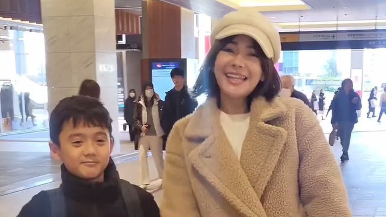 Sederet Potret Terbaru Maya Septha Usai Lakukan Oplas, Dipuji Semakin Cantik Mirip Boneka