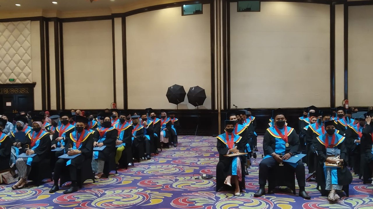 Sekolah Tinggi Ilmu Komunikasi (Stikom) Bandung menggelar wisuda gelombang ke-9, Rabu (16/3/2022). (Foto: Dok. Stikom Bandung)