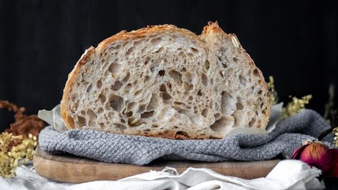 5 health benefits of sourdough.