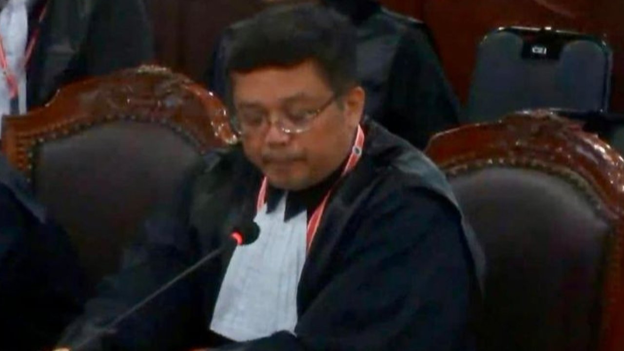Sidang Sengketa Pilgub Jatim, Risma-Gus Hans Minta Pencoblosan Ulang Tanpa Diikuti Khofifah-Emil Dardak