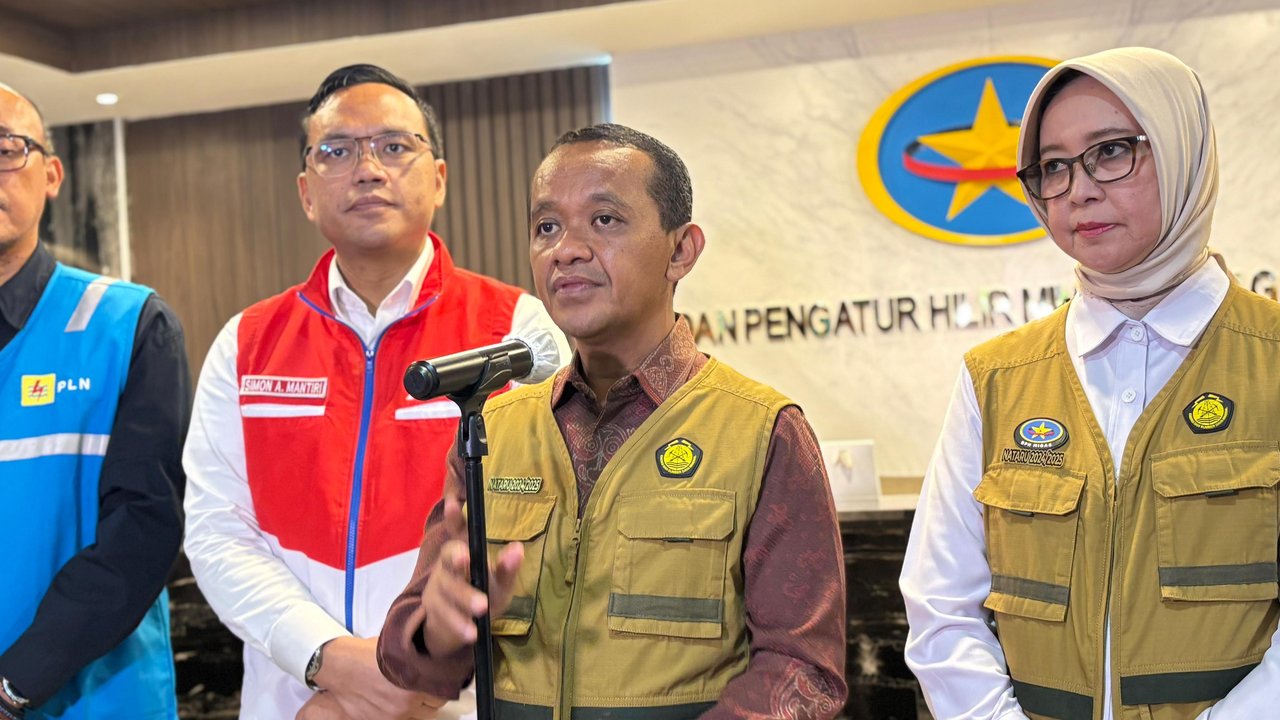 Menteri Energi dan Sumber Daya Mineral (ESDM), Bahlil Lahadalia di kantor BPH Migas, Jakarta, Kamis, 19 Desember 2024. (Foto: Liputan6.com/Tira Santia)