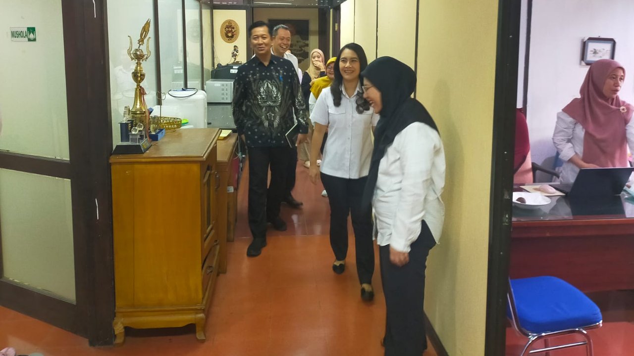 Momen Wamen Cantik di Kabinet Prabowo Ini Sidak Absensi Anak Buah Usai Libur Natal dan Tahun Baru