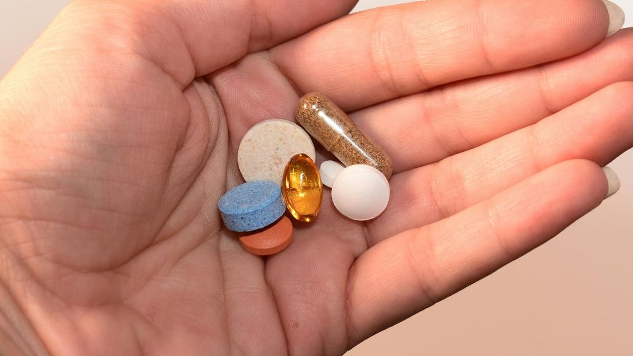 Doa sebelum minum obat agar diberi kesembuhan dan tips mengonsumsinya secara tepat.