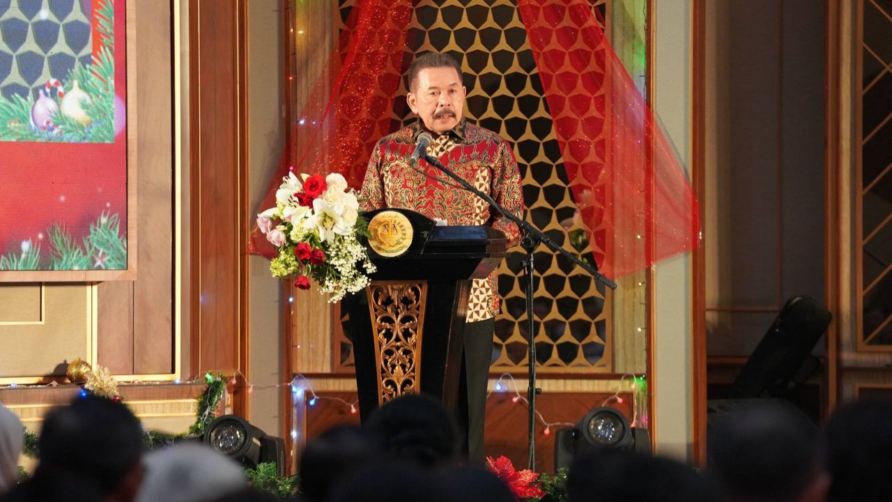Jaksa Agung ST Burhanuddin menerima kunjungan Mentan Amran Sulaiman di Gedung Kejaksaan Agung, Jakarta pada Senin, 16 Desember 2024