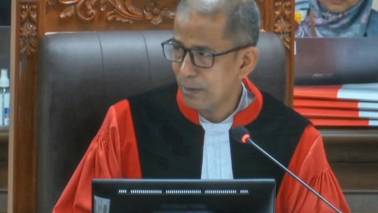 Hakim Mahkamah Konstitusi (MK), Saldi Isra. (Dok. Tangkapan Layar YouTube)