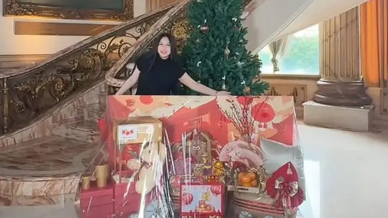 Jelang hari raya Imlek, potret hampers Sisca Kohl dan keluarga sukses curi perhatian warganet. Sumber: IG @siscakohl