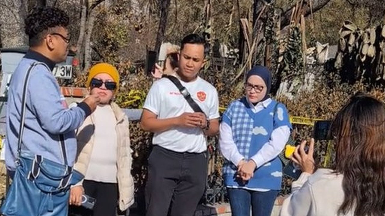 Cinta Kuya akhirnya buka suara soal video ditegur warga lokal saat bikin konten di depan lokasi kebakaran. Ia menyebut hanya ingin menunjukkan bahwa di daerah Altadena, bukan hanya orang kaya yang terkena dampak kebakaran.