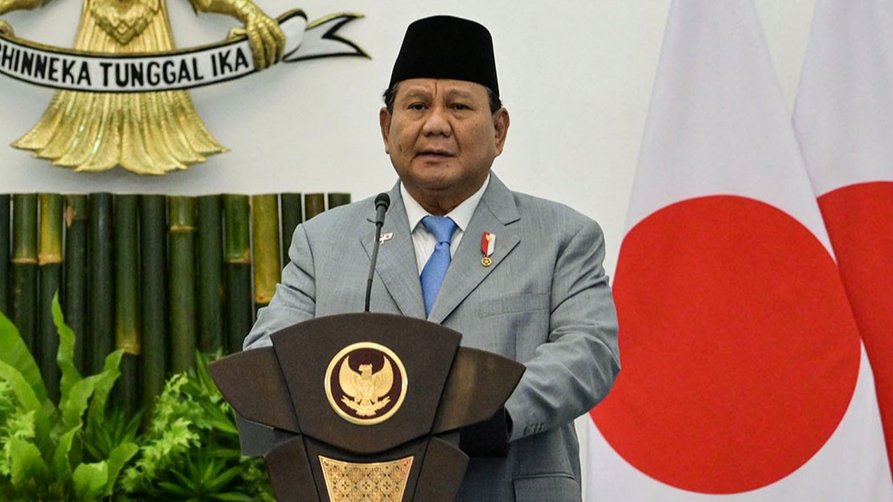 Presiden Prabowo Subianto menegaskan kenaikan tarif pajak pertambahan nilai (PPN) dari 11 menjadi 12 persen hanya untuk barang mewah dan jasa premium saja mulai 1 Januari 2025. Apa saja itu?