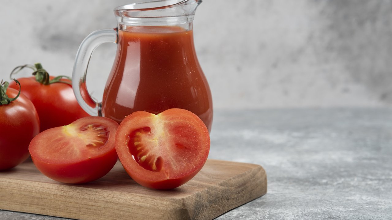 cara membuat jus tomat Ilustrasi dibuat AI