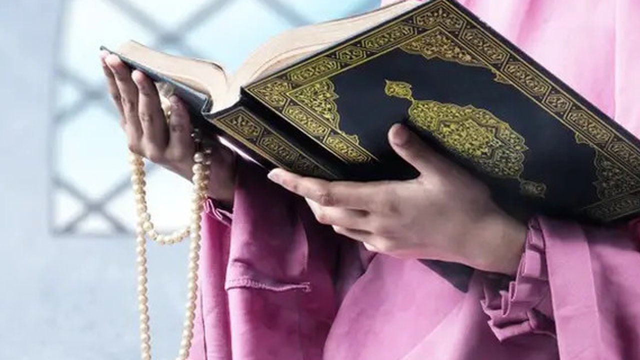 Ilustrasi Muslimah Credit: unsplash.com/Hasan